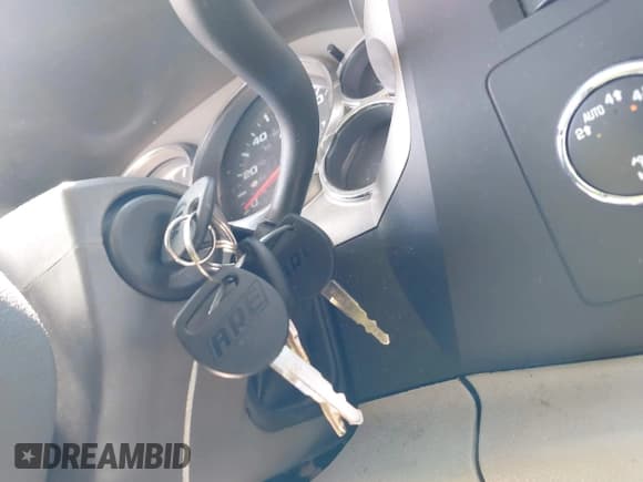 ✅ 2012 GMC Sierra 1500 SLE • VIN: 3GTP2VE71CG242341 • Lot: 43332456. Listed on IAAI with 147,561 mi. Free auction sales archive from the USA and detailed vehicle history report at DreamBid. Image 11.