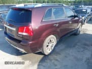 ✅ 2011 Kia Sorento SX • VIN: 5XYKWDA23BG100928 • Lot: 42726001. Wystawiony na IAAI z przebiegiem 346 471 mil. Bezpłatny archiwum sprzedaży aukcyjnych z USA i szczegółowy raport historii pojazdu na DreamBid. Zdjęcie 4.