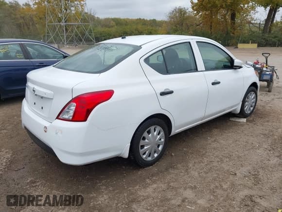 ✅ 2018 Nissan Versa SV • VIN: 3N1CN7AP0JL805068 • Lot: 43524717. Listed on IAAI with 60,331 mi. Free auction sales archive from the USA and detailed vehicle history report at DreamBid. Image 4.