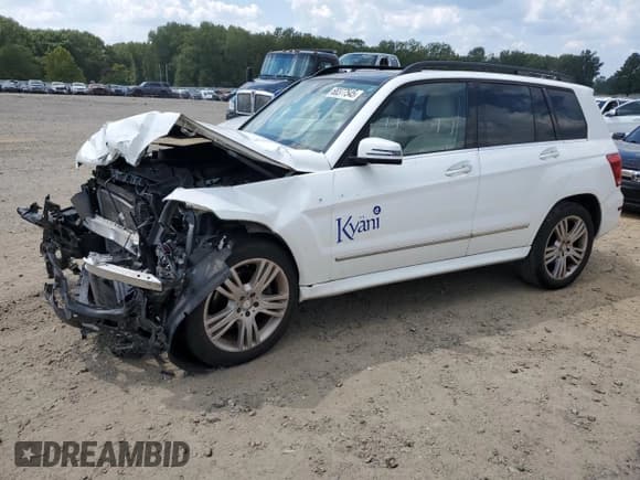 ✅ 2015 Mercedes-Benz GLK 350 • VIN: WDCGG5HB1FG427520 • Lot: 68377545. Wystawiony na Copart z przebiegiem 166 947 mil. Bezpłatny archiwum sprzedaży aukcyjnych z USA i szczegółowy raport historii pojazdu na DreamBid. Zdjęcie 1.