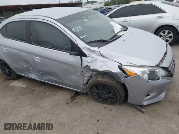 ✅ 2022 Mitsubishi Mirage ES • VIN: ML32FUFJ2NHF07754 • Lot: 41952007. Wystawiony na IAAI z przebiegiem 40 567 mil. Bezpłatny archiwum sprzedaży aukcyjnych z USA i szczegółowy raport historii pojazdu na DreamBid. Zdjęcie 6.