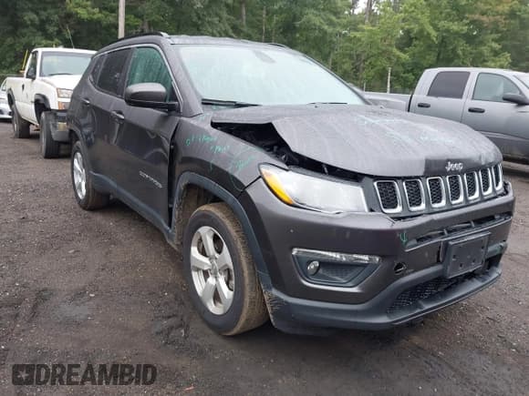 ✅ 2021 Jeep Compass Latitude • VIN: 3C4NJDBB3MT550987 • Lot: 42881959. Wystawiony na IAAI z przebiegiem 48 275 mil. Bezpłatny archiwum sprzedaży aukcyjnych z USA i szczegółowy raport historii pojazdu na DreamBid. Zdjęcie 1.