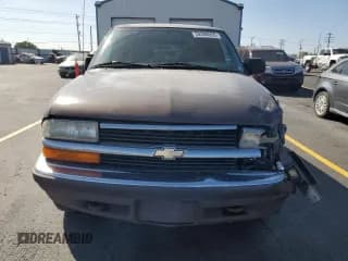 ✅ 1999 Chevrolet Blazer Trailblazer • VIN: 1GNDT13WXX2197828 • Lot: 59288555. Wystawiony na Copart z przebiegiem 180 287 mil. Bezpłatny archiwum sprzedaży aukcyjnych z USA i szczegółowy raport historii pojazdu na DreamBid. Zdjęcie 5.