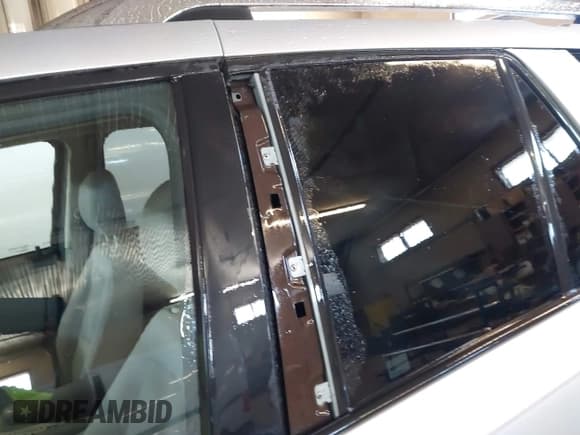 ✅ 2007 Saturn VUE I4 • VIN: 5GZCZ33D27S814781 • Lot: 41898186. Wystawiony na IAAI z przebiegiem 160 321 mil. Bezpłatny archiwum sprzedaży aukcyjnych z USA i szczegółowy raport historii pojazdu na DreamBid. Zdjęcie 6.