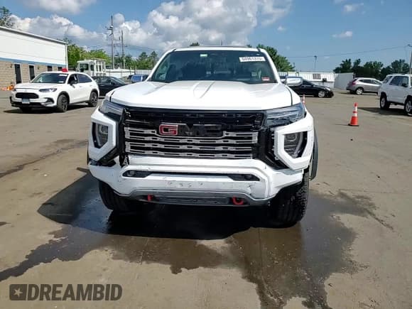 ✅ 2023 GMC Canyon 4WD Denali • VIN: 1GTP6FEK4P1180226 • Lot: 64961315. Wystawiony na Copart z przebiegiem 15 319 mil. Bezpłatny archiwum sprzedaży aukcyjnych z USA i szczegółowy raport historii pojazdu na DreamBid. Zdjęcie 14.