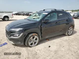 ✅ 2023 Hyundai Kona SEL • VIN: KM8K6CAB1PU000192 • Лот: 65496034. Опубликован ранее на Copart с пробегом 23 165 миль. Бесплатный доступ к архиву аукционных продаж из США и подробный отчёт об истории автомобиля на DreamBid. Изображение 1.