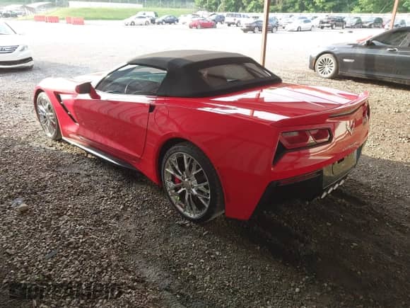 2014 Chevrolet Corvette Z51 3LT z VIN 1G1YM3D76E5135289, wystawiony jako IAAI lot #42313816 z przebiegiem Nie podano mil oraz . Historia ofert i sprzedaży dostępna na DreamBid. Obrazek 3.