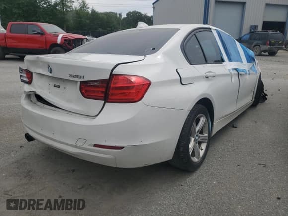 ✅ 2012 BMW 3 Series 328i • VIN: WBA3C1C51CF433150 • Lot: 52412865. Listed on Copart with Not provided. Free auction sales archive from the USA and detailed vehicle history report at DreamBid. Image 3.