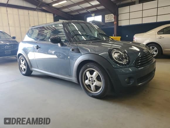 ✅ 2010 MINI Hardtop • VIN: WMWMF3C52ATZ27605 • Lot: 80516925. Listed on Copart with 167,627 mi. Free auction sales archive from the USA and detailed vehicle history report at DreamBid. Image 4.
