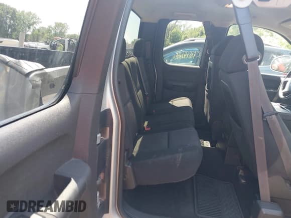 ✅ 2011 GMC Sierra 1500 SLE • VIN: 1GTR1VEA2BZ161077 • Lot: 42299431. Wystawiony na IAAI z przebiegiem 168 333 mil. Bezpłatny archiwum sprzedaży aukcyjnych z USA i szczegółowy raport historii pojazdu na DreamBid. Zdjęcie 8.