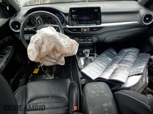 ✅ 2022 Kia Forte GT-Line • VIN: 3KPF54AD1NE480830 • Lot: 85549925. Wystawiony na Copart z przebiegiem 59 363 mil. Bezpłatny archiwum sprzedaży aukcyjnych z USA i szczegółowy raport historii pojazdu na DreamBid. Zdjęcie 8.