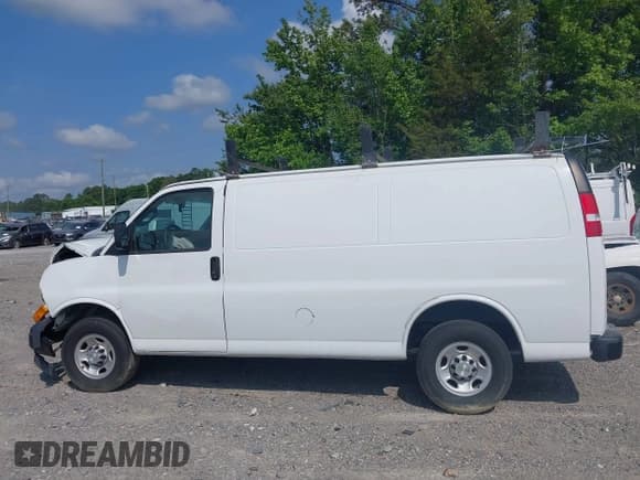 ✅ 2021 Chevrolet Express Cargo • VIN: 1GCWGAF71M1154667 • Lot: 41994343. Listed on IAAI with 94,524 mi. Free auction sales archive from the USA and detailed vehicle history report at DreamBid. Image 13.
