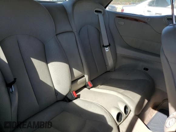 ✅ 2005 Mercedes-Benz CLK 320 • VIN: WDBTK65G65T042421 • Lot: 82364585. Wystawiony na Copart z przebiegiem 152 601 mil. Bezpłatny archiwum sprzedaży aukcyjnych z USA i szczegółowy raport historii pojazdu na DreamBid. Zdjęcie 10.