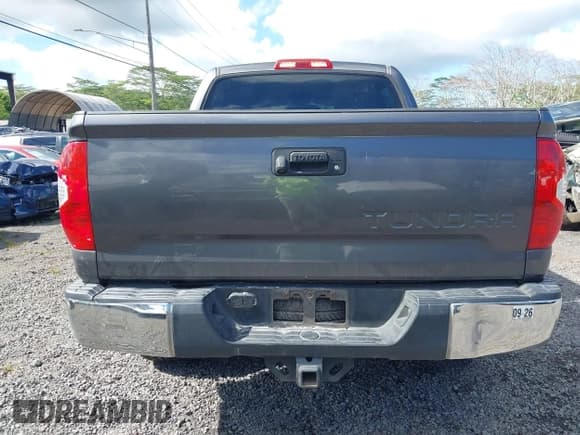 ✅ 2017 Toyota Tundra SR5 • VIN: 5TFDY5F12HX649583 • Lot: 43518613. Listed on IAAI with 103,772 mi. Free auction sales archive from the USA and detailed vehicle history report at DreamBid. Image 16.
