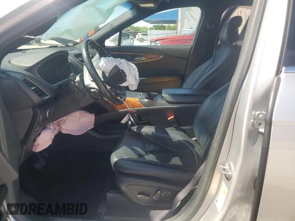 ✅ 2019 Lincoln Nautilus Reserve • VIN: 2LMPJ6LP1KBL50990 • Lot: 69210645. Listed on Copart with 65,309 mi. Free auction sales archive from the USA and detailed vehicle history report at DreamBid. Image 7.