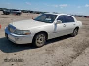 ✅ 2007 Lincoln Town Car Signature Limited • VIN: 1LNHM82W57Y638324 • Лот: 84647375. Опубликован ранее на Copart с пробегом 157 554 миль. Бесплатный доступ к архиву аукционных продаж из США и подробный отчёт об истории автомобиля на DreamBid. Изображение 1.