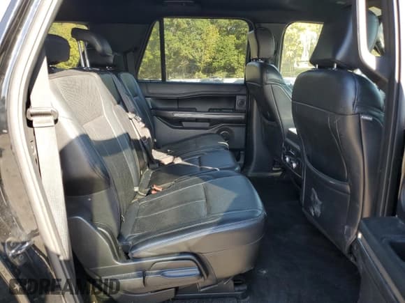 ✅ 2018 Ford Expedition Max XLT • VIN: 1FMJK1JT0JEA62141 • Лот: 86609465. Опубликован ранее на Copart с пробегом 178 100 миль. Бесплатный доступ к архиву аукционных продаж из США и подробный отчёт об истории автомобиля на DreamBid. Изображение 11.