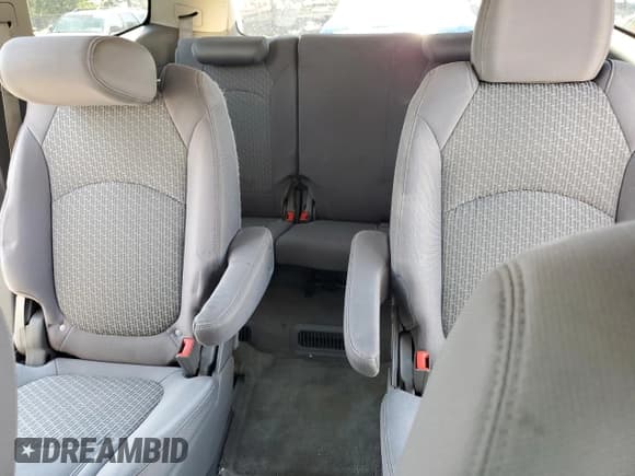 ✅ 2011 Chevrolet Traverse 2LT • VIN: 1GNKVJED7BJ286168 • Lot: 71191934. Wystawiony na Copart z przebiegiem 273 077 mil. Bezpłatny archiwum sprzedaży aukcyjnych z USA i szczegółowy raport historii pojazdu na DreamBid. Zdjęcie 10.