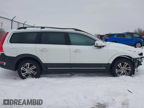 ✅ 2015 Volvo XC70 • VIN: YV4940ND3F1198533 • Lot: 41441457. Wystawiony na IAAI z przebiegiem 141 579 mil. Bezpłatny archiwum sprzedaży aukcyjnych z USA i szczegółowy raport historii pojazdu na DreamBid. Zdjęcie 14.
