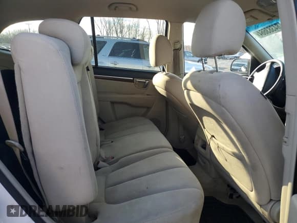 ✅ 2009 Hyundai Santa Fe GLS • VIN: 5NMSG73D29H323636 • Lot: 84383664. Listed on Copart with 230,114 mi. Free auction sales archive from the USA and detailed vehicle history report at DreamBid. Image 11.