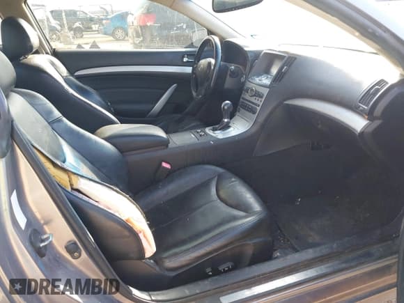 ✅ 2009 Infiniti G37 • VIN: JNKCV64E39M603293 • Lot: 41981955. Wystawiony na IAAI z przebiegiem 226 538 mil. Bezpłatny archiwum sprzedaży aukcyjnych z USA i szczegółowy raport historii pojazdu na DreamBid. Zdjęcie 5.