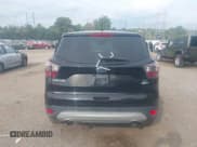 ✅ 2017 Ford Escape SE • VIN: 1FMCU9GD3HUA35646 • Lot: 43285904. Wystawiony na IAAI z przebiegiem Nie podano. Bezpłatny archiwum sprzedaży aukcyjnych z USA i szczegółowy raport historii pojazdu na DreamBid. Zdjęcie 17.