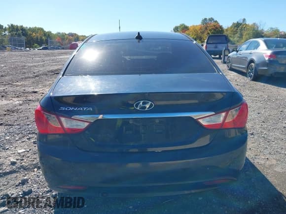 ✅ 2013 Hyundai Sonata GLS • VIN: 5NPEB4AC1DH652361 • Lot: 43409972. Listed on IAAI with 150,378 mi. Free auction sales archive from the USA and detailed vehicle history report at DreamBid. Image 17.