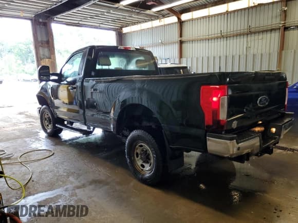 ✅ 2019 Ford F-250 XL • VIN: 1FTBF2B60KEG24813 • Lot: 66623555. Listed on Copart with 181,292 mi. Free auction sales archive from the USA and detailed vehicle history report at DreamBid. Image 2.