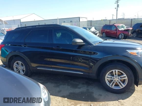 ✅ 2022 Ford Explorer XLT • VIN: 1FMSK8DH0NGA96191 • Lot: 41983762. Wystawiony na IAAI z przebiegiem 47 637 mil. Bezpłatny archiwum sprzedaży aukcyjnych z USA i szczegółowy raport historii pojazdu na DreamBid. Zdjęcie 14.