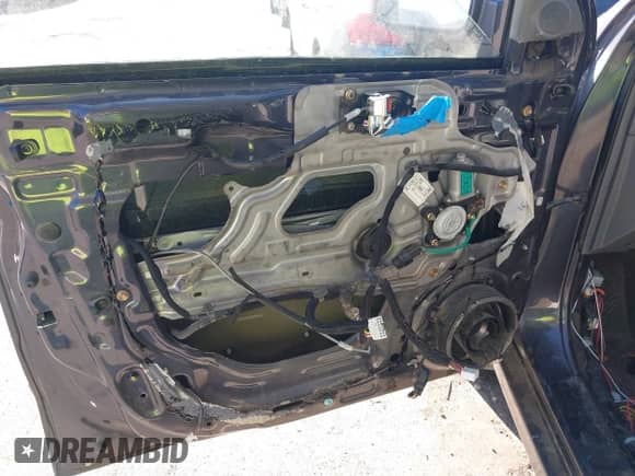 2006 Hyundai Santa Fe GLS с VIN KM8SC13E16U081097, выставлен на аукционе IAAI как лот 42224989 с пробегом Не указан миль и . История ставок и продаж доступна на DreamBid. Изображение 13.