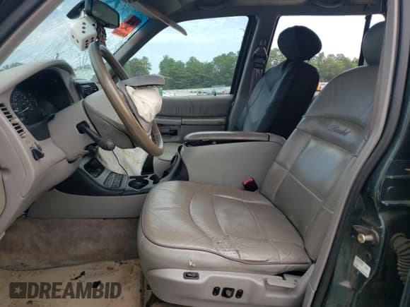 ✅ 1998 Ford Explorer XLT • VIN: 1FMZU32P8WZA91509 • Лот: 65531174. Опубликован ранее на Copart с пробегом 127 182 миль. Бесплатный доступ к архиву аукционных продаж из США и подробный отчёт об истории автомобиля на DreamBid. Изображение 7.