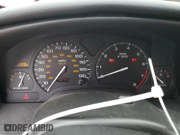 ✅ 2002 Saturn SL • VIN: 1G8ZK52702Z135903 • Лот: 57844385. Опубликован ранее на Copart с пробегом 102 996 миль. Бесплатный доступ к архиву аукционных продаж из США и подробный отчёт об истории автомобиля на DreamBid. Изображение 9.