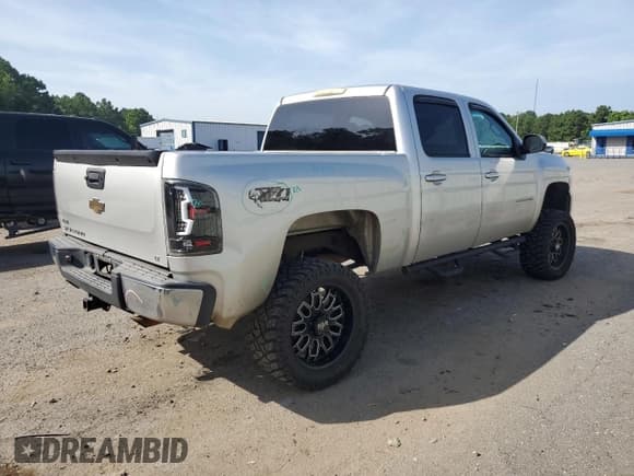 ✅ 2011 Chevrolet Silverado 1500 LT • VIN: 3GCPKSE36BG170336 • Lot: 65060675. Listed on Copart with 203,526 mi. Free auction sales archive from the USA and detailed vehicle history report at DreamBid. Image 3.