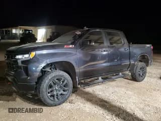 ✅ 2022 Chevrolet Silverado 1500 LT Trail Boss • VIN: 3GCUDFED8NG656468 • Lot: 84808744. Wystawiony na Copart z przebiegiem 50 162 mil. Bezpłatny archiwum sprzedaży aukcyjnych z USA i szczegółowy raport historii pojazdu na DreamBid. Zdjęcie 1.