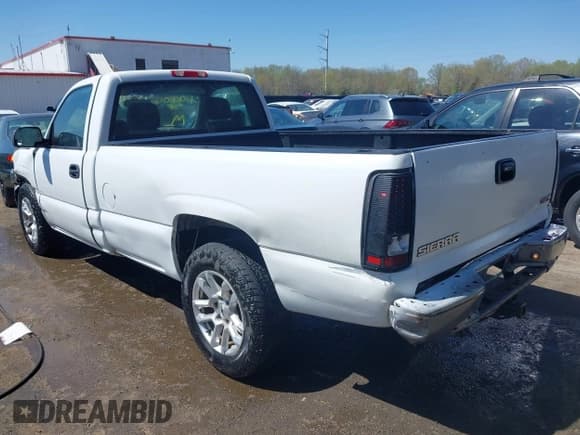 ✅ 2006 GMC Sierra 1500 Work Truck • VIN: 1GTEC14V06E192136 • Lot: 41991044. Listed on IAAI with 219,730 mi. Free auction sales archive from the USA and detailed vehicle history report at DreamBid. Image 3.