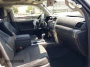 ✅ 2015 Toyota 4Runner SR5 • VIN: JTEZU5JRXF5086091 • Lot: 42528394. Wystawiony na IAAI z przebiegiem 221 081 mil. Bezpłatny archiwum sprzedaży aukcyjnych z USA i szczegółowy raport historii pojazdu na DreamBid. Zdjęcie 5.