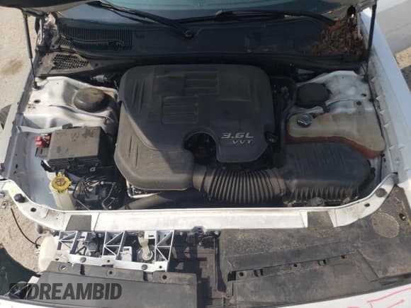 ✅ 2017 Dodge Challenger SXT • VIN: 2C3CDZAGXHH601347 • Lot: 53632354. Wystawiony na Copart z przebiegiem 43 199 mil. Bezpłatny archiwum sprzedaży aukcyjnych z USA i szczegółowy raport historii pojazdu na DreamBid. Zdjęcie 12.