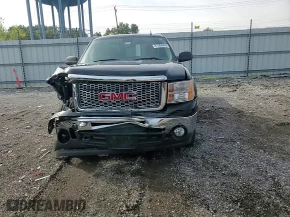 ✅ 2011 GMC Sierra 1500 SLE • VIN: 1GTR1VE06BZ110138 • Lot: 81584355. Wystawiony na Copart z przebiegiem 115 770 mil. Bezpłatny archiwum sprzedaży aukcyjnych z USA i szczegółowy raport historii pojazdu na DreamBid. Zdjęcie 13.
