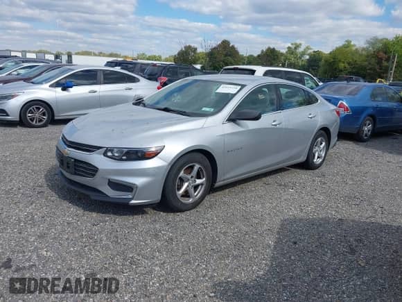 2016 Chevrolet Malibu LS z VIN 1G1ZB5ST1GF311152, wystawiony jako IAAI lot #43415218 z przebiegiem 142 771 mil mil oraz . Historia ofert i sprzedaży dostępna na DreamBid. Obrazek 2.