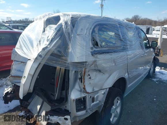 ✅ 2012 Dodge Grand Caravan SXT • VIN: 2C4RDGCGXCR364756 • Lot: 41265091. Wystawiony na IAAI z przebiegiem 271 731 mil. Bezpłatny archiwum sprzedaży aukcyjnych z USA i szczegółowy raport historii pojazdu na DreamBid. Zdjęcie 6.