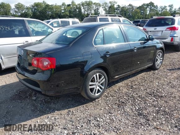 ✅ 2006 Volkswagen Jetta 2.5L • VIN: 3VWRG71K86M658227 • Лот: 43102186. Опубликован ранее на IAAI с пробегом 175 406 миль. Бесплатный доступ к архиву аукционных продаж из США и подробный отчёт об истории автомобиля на DreamBid. Изображение 4.