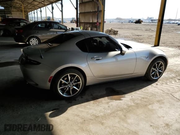 ✅ 2023 Mazda MX-5 Miata Grand Touring • VIN: JM1NDAM71P0557405 • Lot: 59240245. Wystawiony na Copart z przebiegiem 13 879 mil. Bezpłatny archiwum sprzedaży aukcyjnych z USA i szczegółowy raport historii pojazdu na DreamBid. Zdjęcie 3.