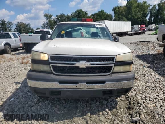 2006 Chevrolet Silverado 1500 Work Truck z VIN 3GCEC14VX6G176163, wystawiony jako Copart lot #81548865 z przebiegiem 137 783 mil mil oraz Szkoda całkowita • Salvage title. Historia ofert i sprzedaży dostępna na DreamBid. Obrazek 5.