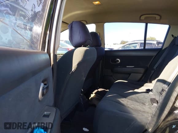 ✅ 2010 Nissan Versa SL • VIN: 3N1BC1CP9AL419888 • Lot: 43770295. Listed on IAAI with 144,931 mi. Free auction sales archive from the USA and detailed vehicle history report at DreamBid. Image 8.