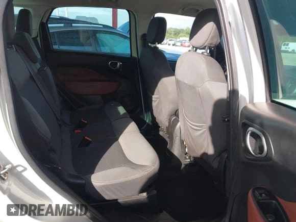 ✅ 2014 FIAT 500L Trekking • VIN: ZFBCFADH8EZ014946 • Lot: 43658207. Wystawiony na IAAI z przebiegiem 169 402 mil. Bezpłatny archiwum sprzedaży aukcyjnych z USA i szczegółowy raport historii pojazdu na DreamBid. Zdjęcie 8.