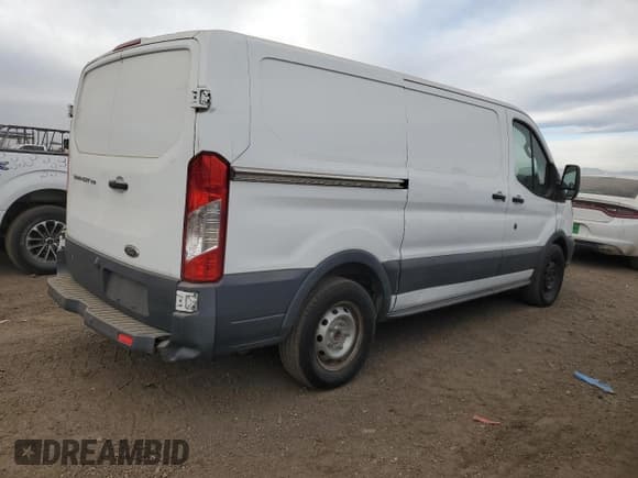 ✅ 2015 Ford Transit Cargo • VIN: 1FTNE1YM8FKB30030 • Lot: 83671964. Wystawiony na Copart z przebiegiem 117 430 mil. Bezpłatny archiwum sprzedaży aukcyjnych z USA i szczegółowy raport historii pojazdu na DreamBid. Zdjęcie 3.