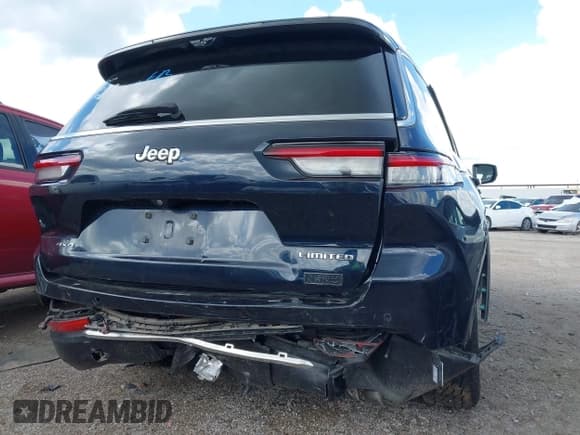 ✅ 2023 Jeep Grand Cherokee Limited • VIN: 1C4RJKBG3P8854132 • Lot: 42718689. Listed on IAAI with 27,637 mi. Free auction sales archive from the USA and detailed vehicle history report at DreamBid. Image 6.