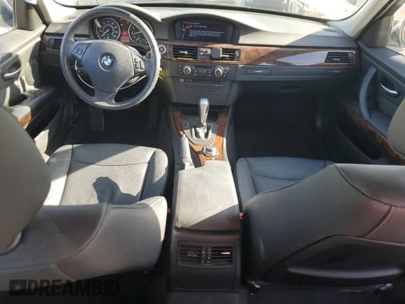 ✅ 2011 BMW 3 Series 335i • VIN: WBAPM5C58BE576008 • Лот: 92021585. Опубликован ранее на Copart с пробегом 71 909 миль. Бесплатный доступ к архиву аукционных продаж из США и подробный отчёт об истории автомобиля на DreamBid. Изображение 8.