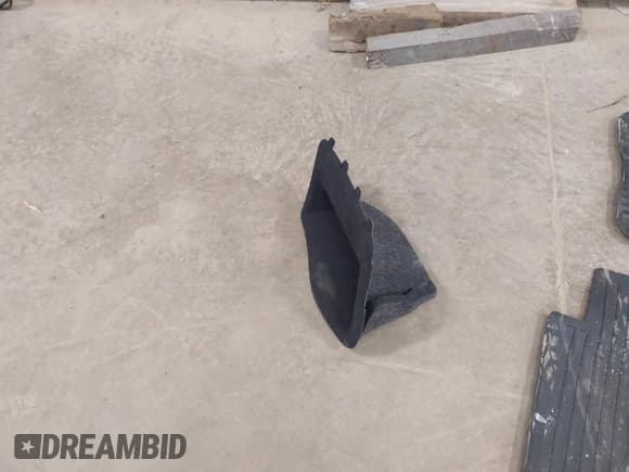 ✅ 2018 Volvo S90 Momentum • VIN: LVY992MK4JP004803 • Лот: 43537065. Опубликован ранее на IAAI с пробегом 119 276 миль. Бесплатный доступ к архиву аукционных продаж из США и подробный отчёт об истории автомобиля на DreamBid. Изображение 12.