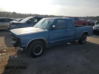 ✅ 1993 Chevrolet S-10 LS • VIN: 1GCCS19Z6P0106798 • Лот: 43982985. Опубликован ранее на Copart с пробегом 323 153 миль. Бесплатный доступ к архиву аукционных продаж из США и подробный отчёт об истории автомобиля на DreamBid. Изображение 1.